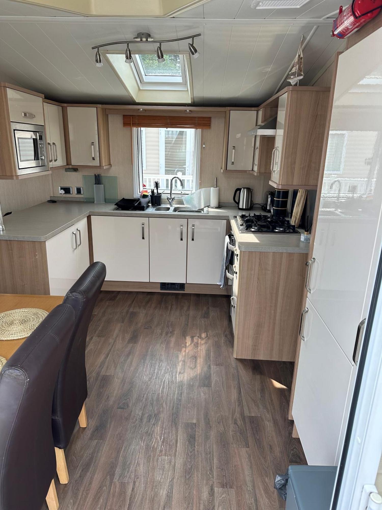 Sea Breeze Cabin Poole Exterior photo